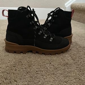 Hunter Lug Sole Boots Size 9